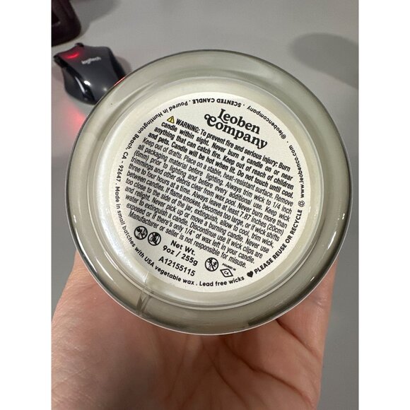 Leoben Night Out Scented Candle 9 Ounce Soy Wax Blend Masculine Aromas Black/Whi - Picture 4 of 7